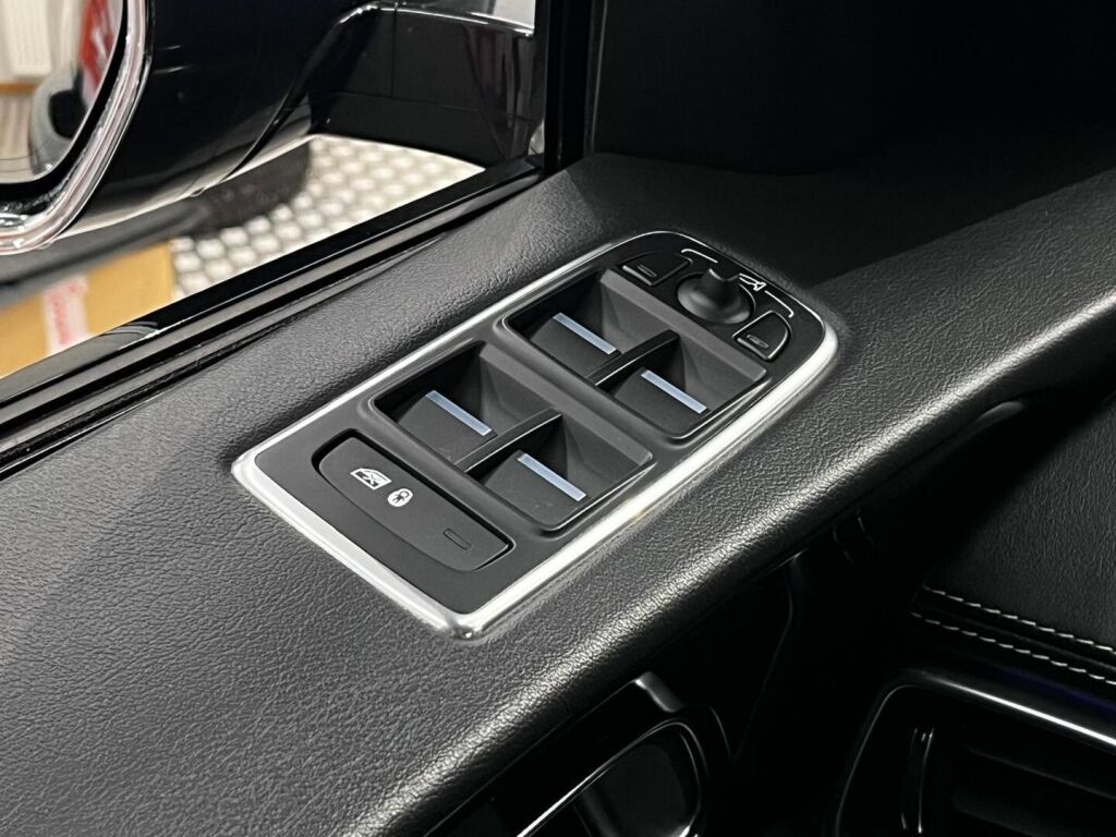 Jaguar F-PACE 2016 Harmaa