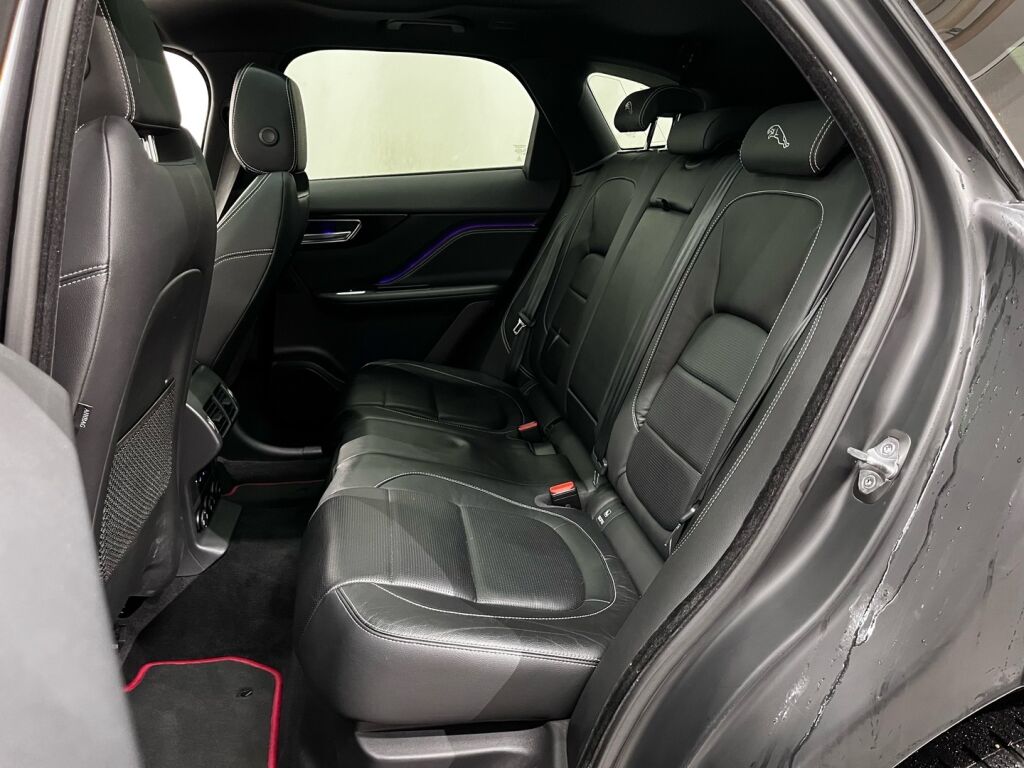 Jaguar F-PACE 2016 Harmaa