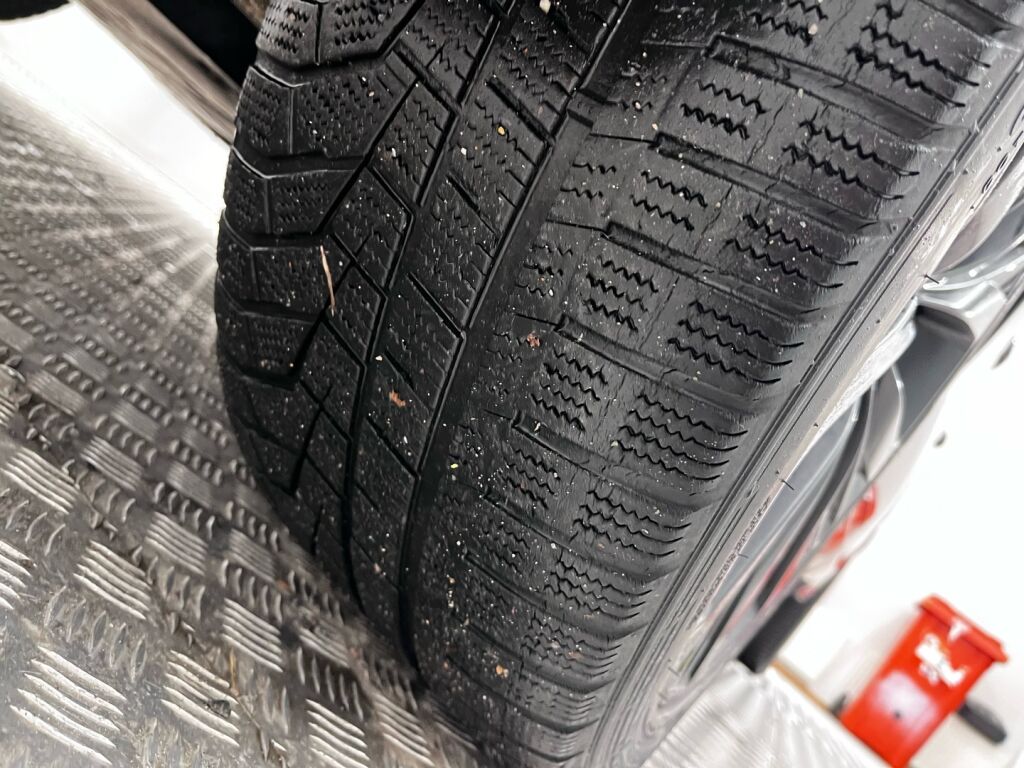 Jaguar F-PACE 2016 Harmaa