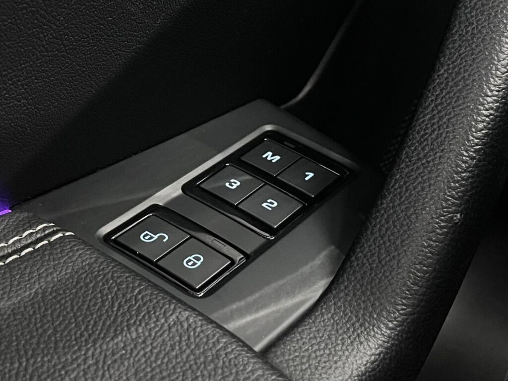 Jaguar F-PACE 2016 Harmaa