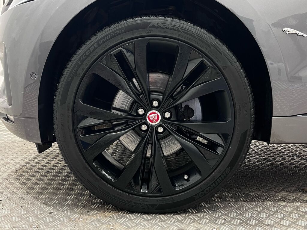 Jaguar F-PACE 2016 Harmaa