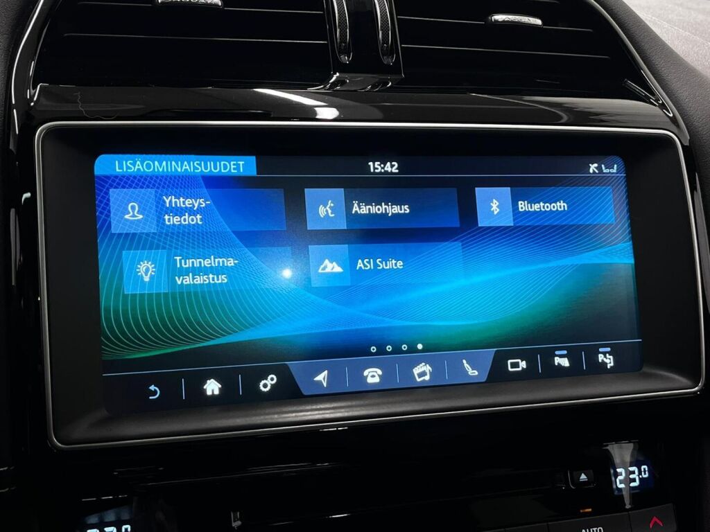 Jaguar F-PACE 2016 Harmaa