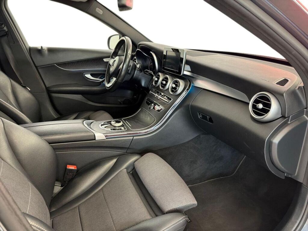 Mercedes-Benz C 2016 Musta