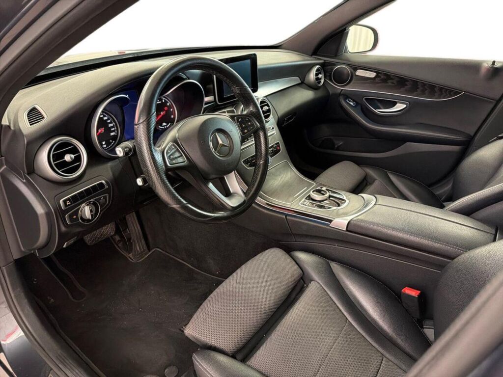 Mercedes-Benz C 2016 Musta