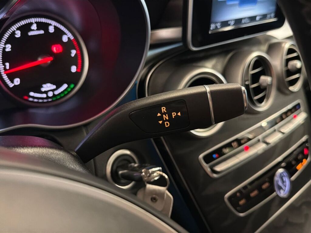 Mercedes-Benz C 2016 Musta