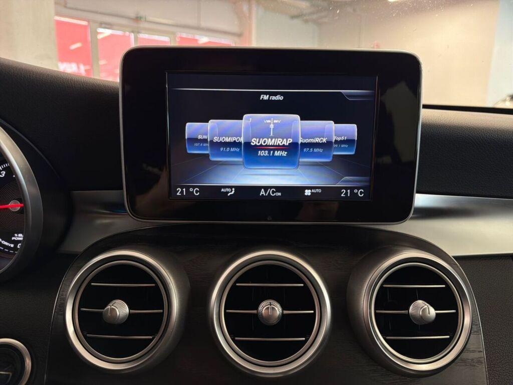 Mercedes-Benz C 2016 Musta