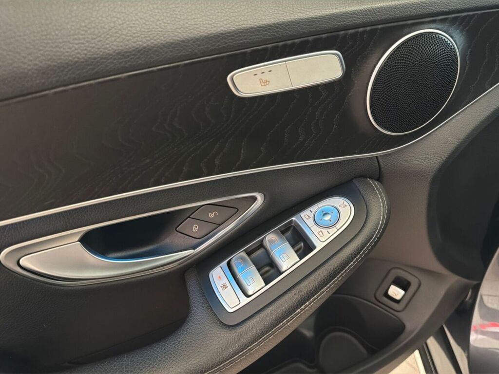 Mercedes-Benz C 2016 Musta