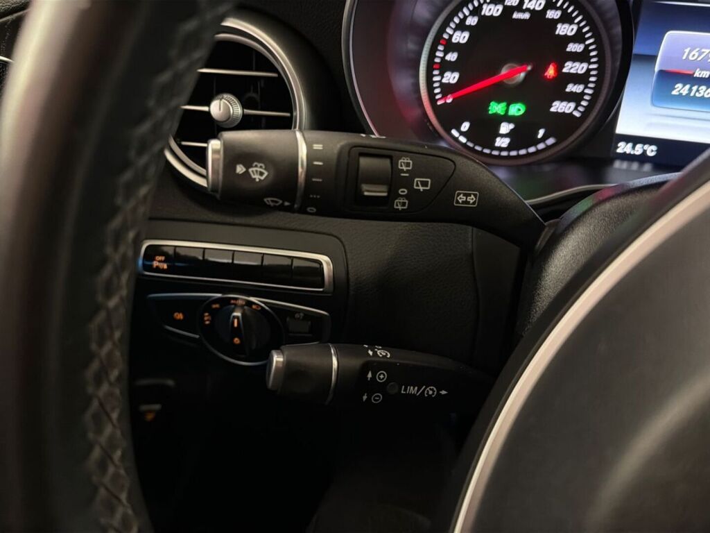 Mercedes-Benz C 2016 Musta