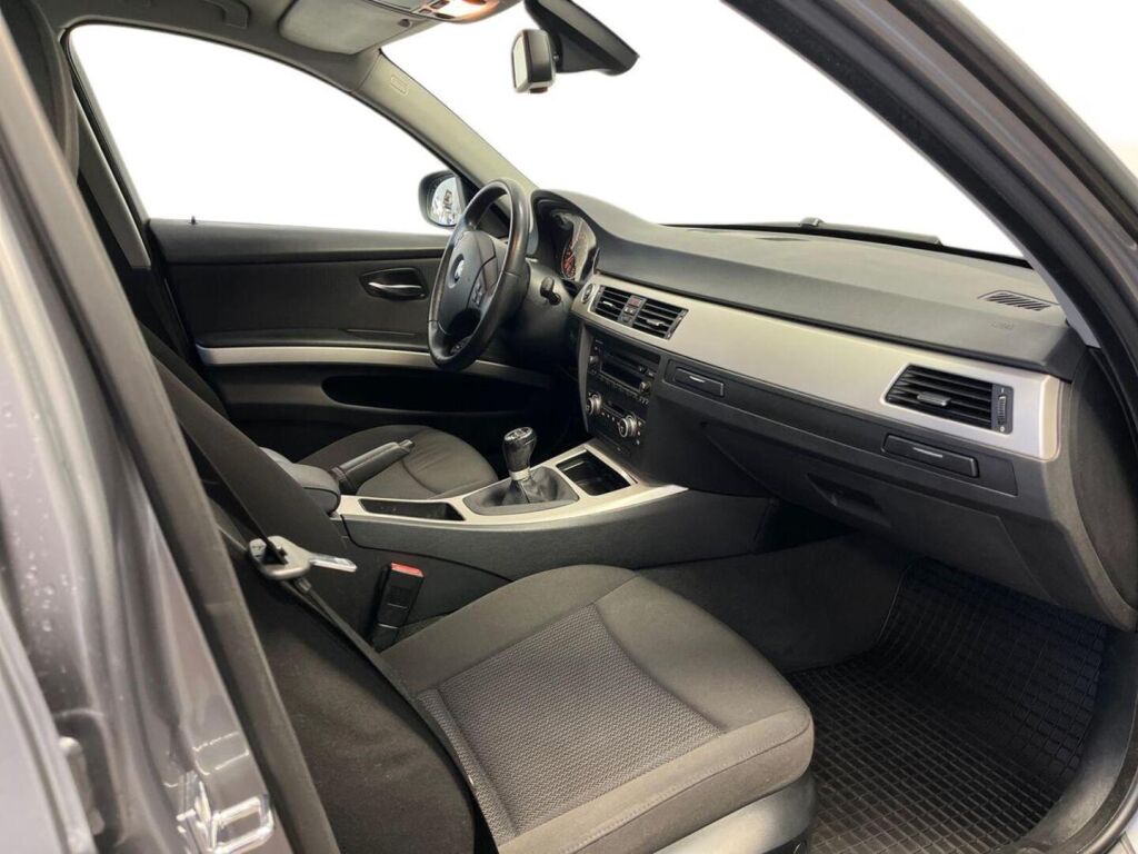 BMW 318 2008 