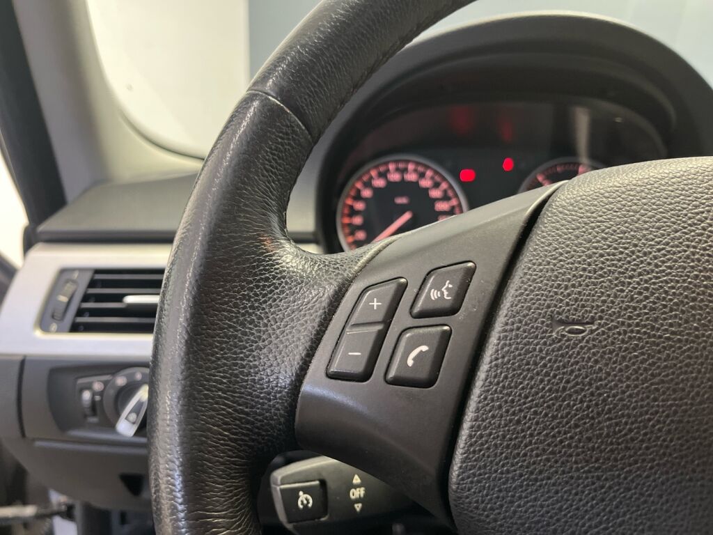 BMW 318 2008 