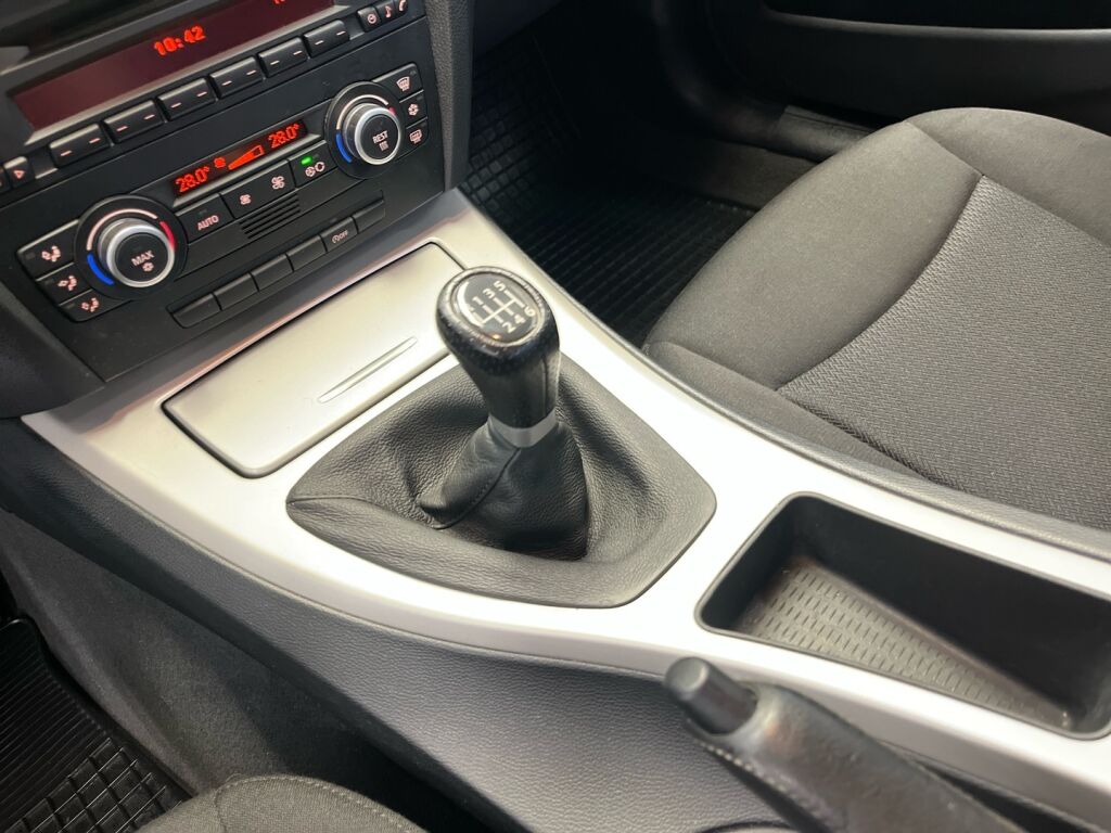 BMW 318 2008 