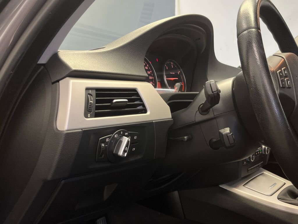BMW 318 2008 