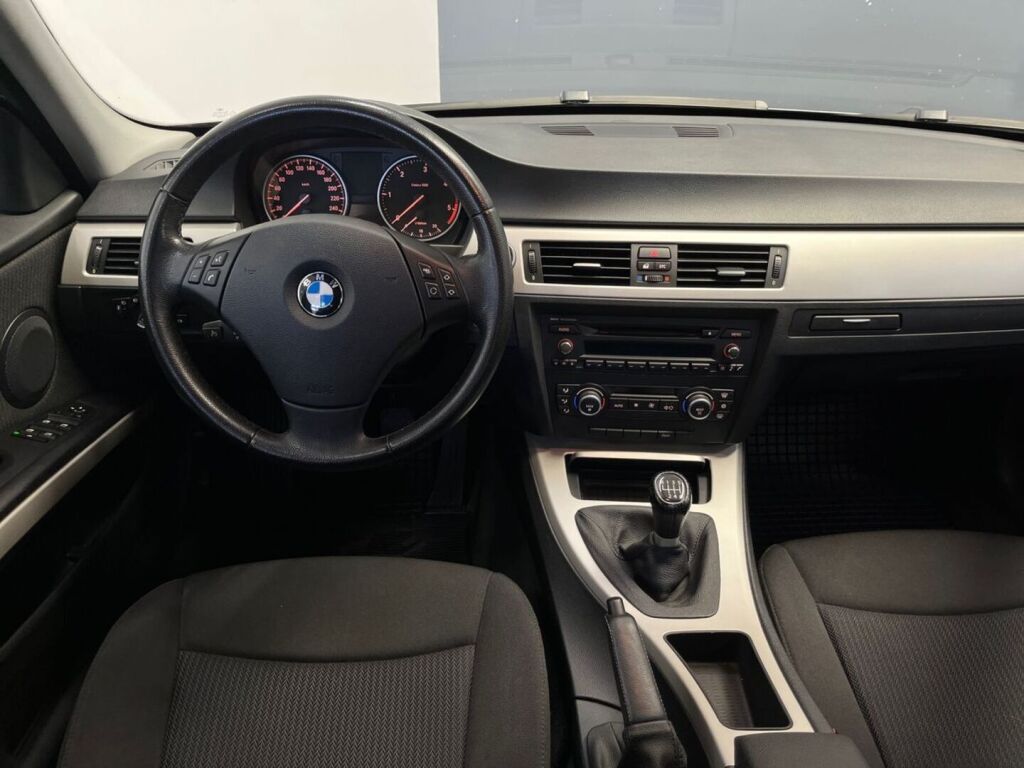 BMW 318 2008 