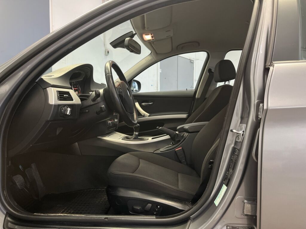 BMW 318 2008 