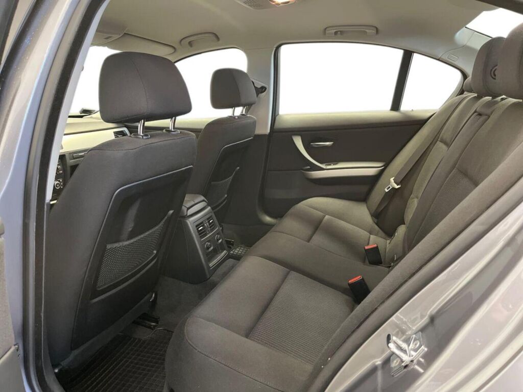 BMW 318 2008 
