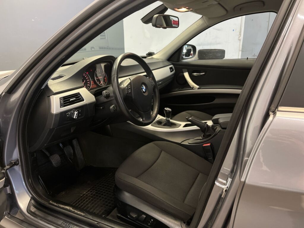 BMW 318 2008 