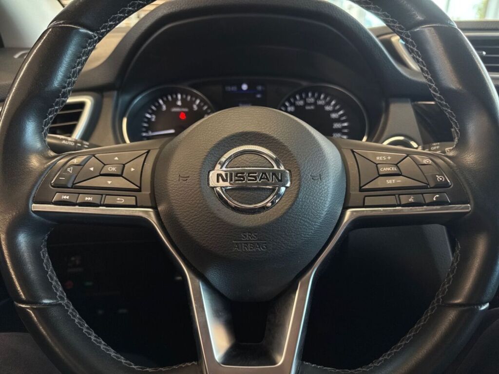 Nissan Qashqai 2021 Punainen