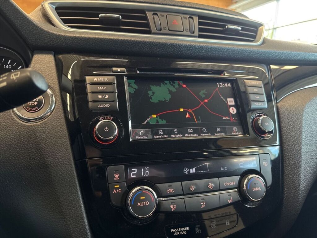 Nissan Qashqai 2021 Punainen
