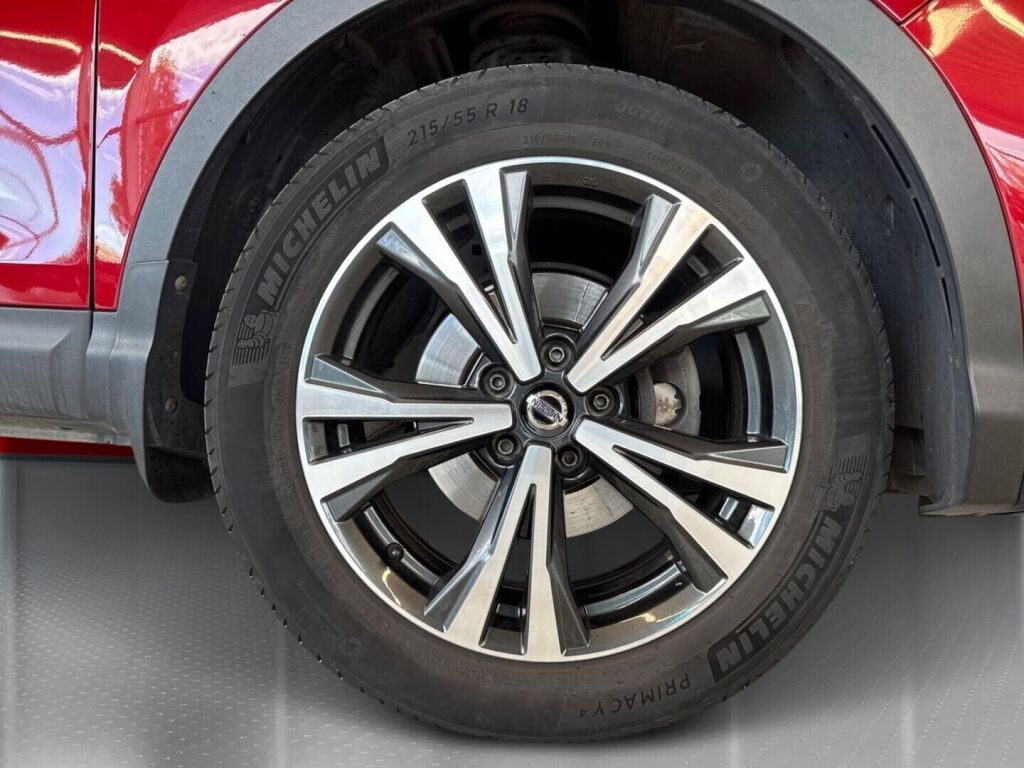 Nissan Qashqai 2021 Punainen