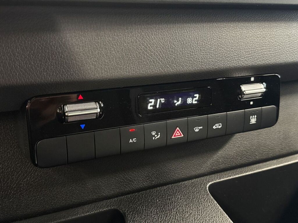 Mercedes-Benz Sprinter 2020 Punainen