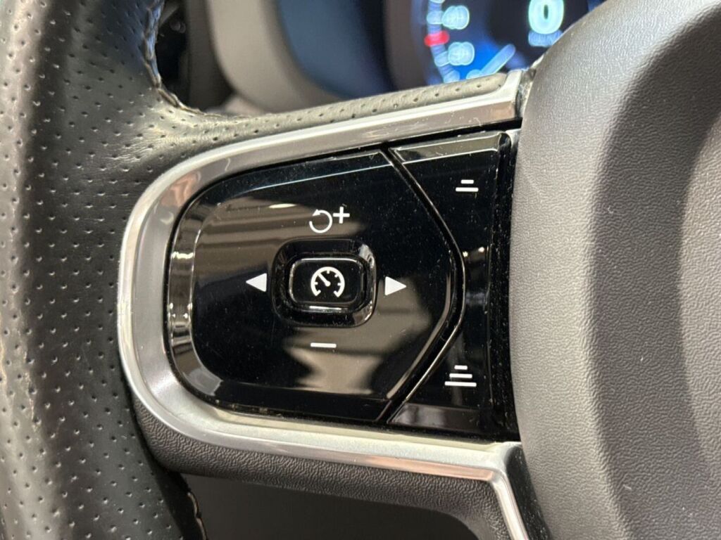 Volvo XC60 2018 Valkoinen