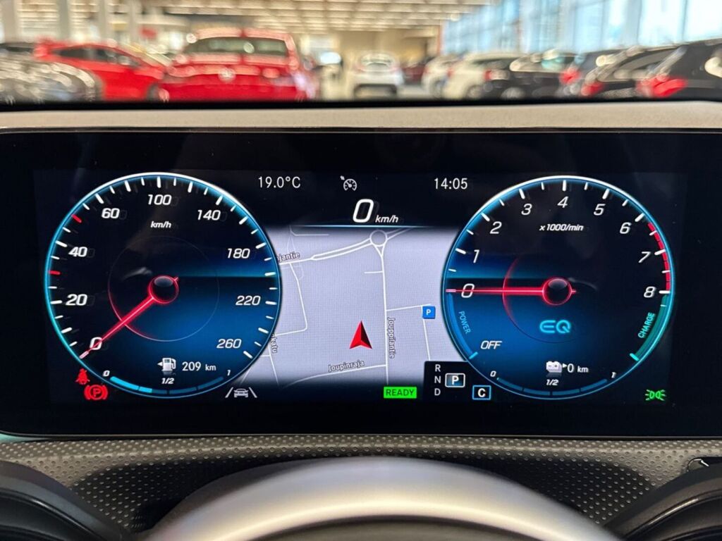 Mercedes-Benz A 2020 Valkoinen