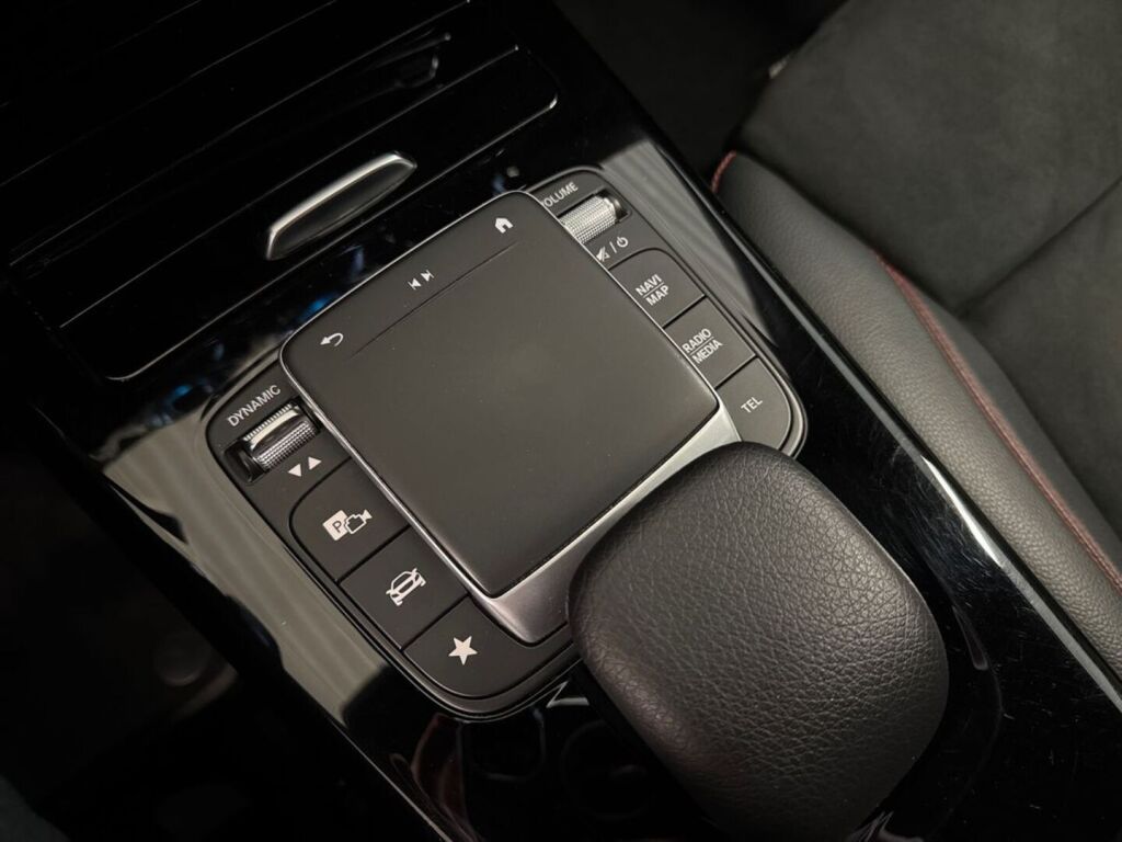 Mercedes-Benz A 2020 Valkoinen