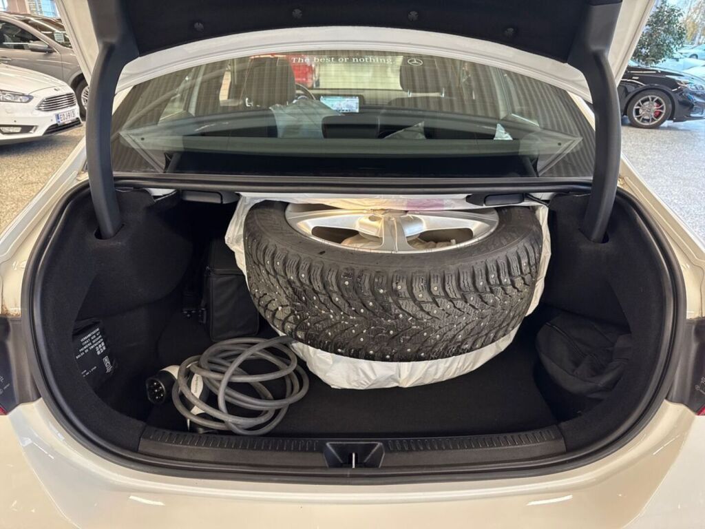 Mercedes-Benz A 2020 Valkoinen