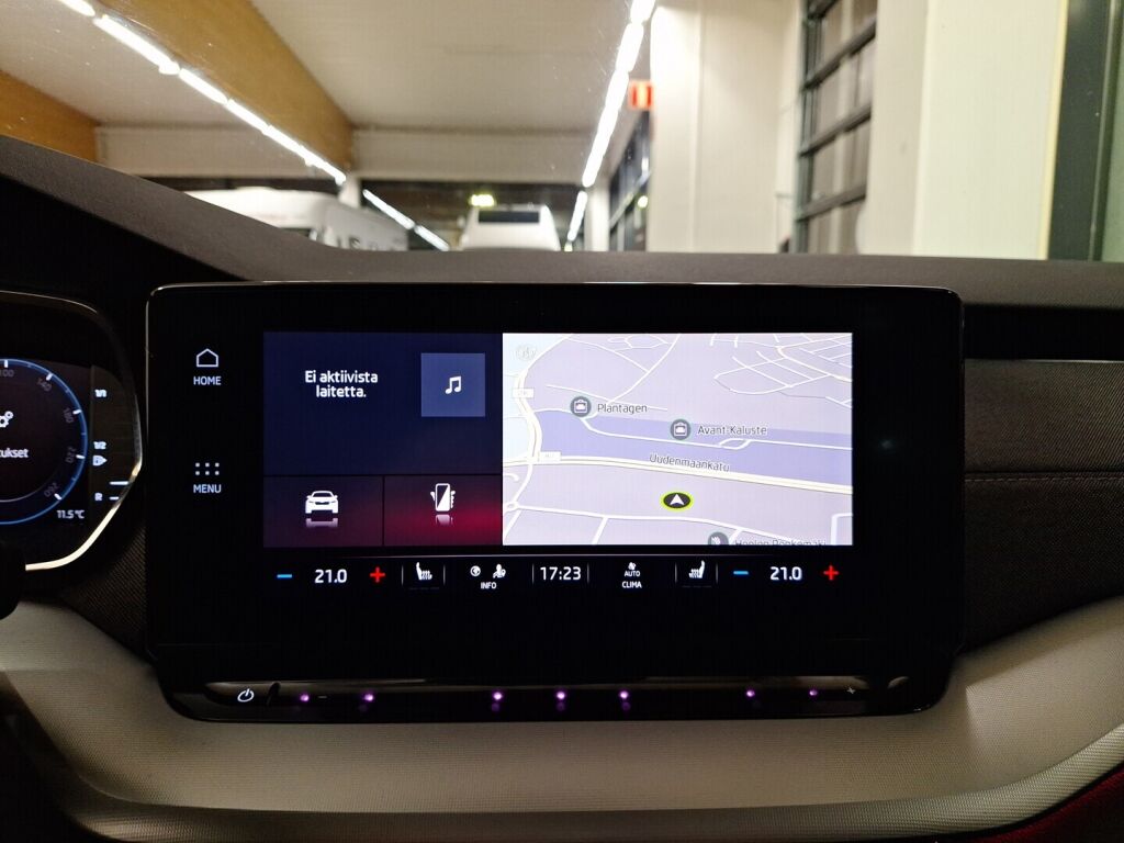 Skoda Octavia 2021 Musta