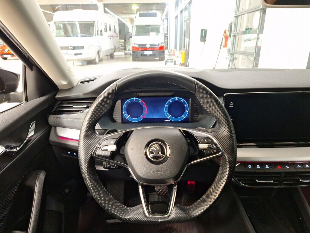 Skoda Octavia 2021 Musta