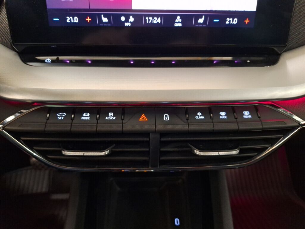 Skoda Octavia 2021 Musta