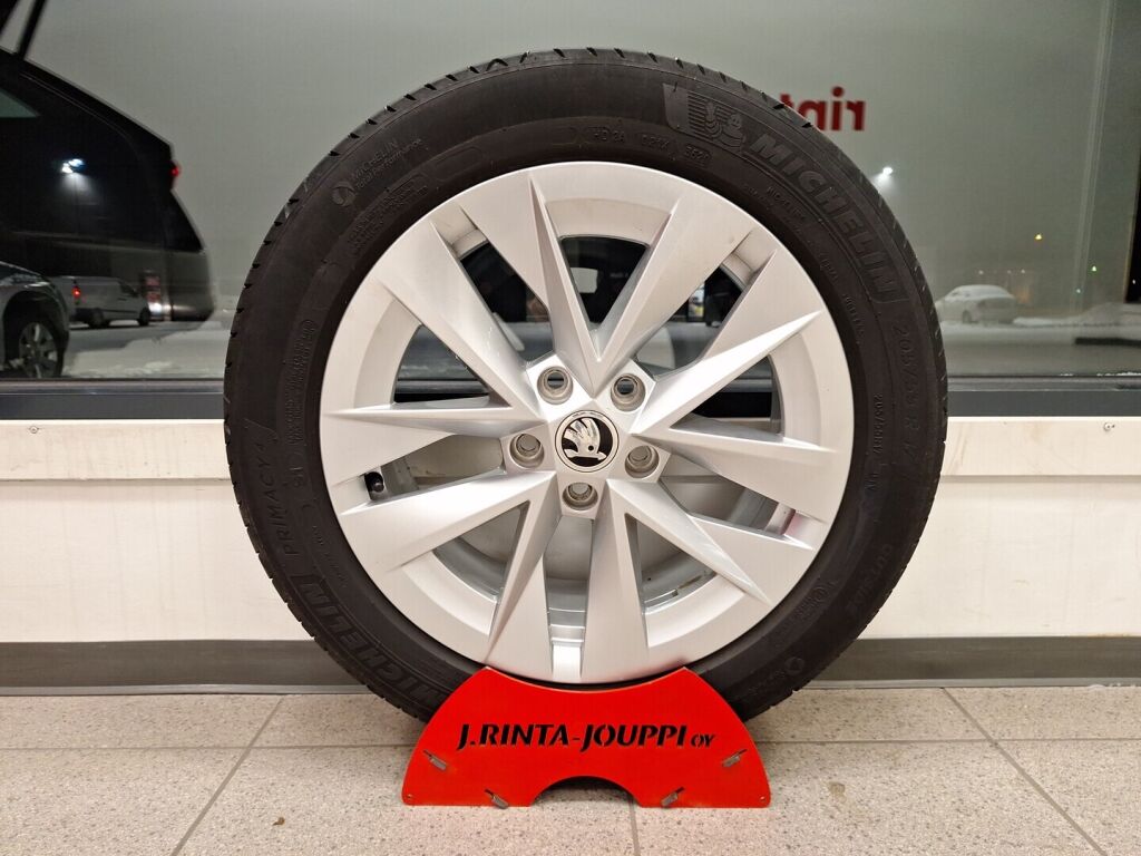 Skoda Octavia 2021 Musta