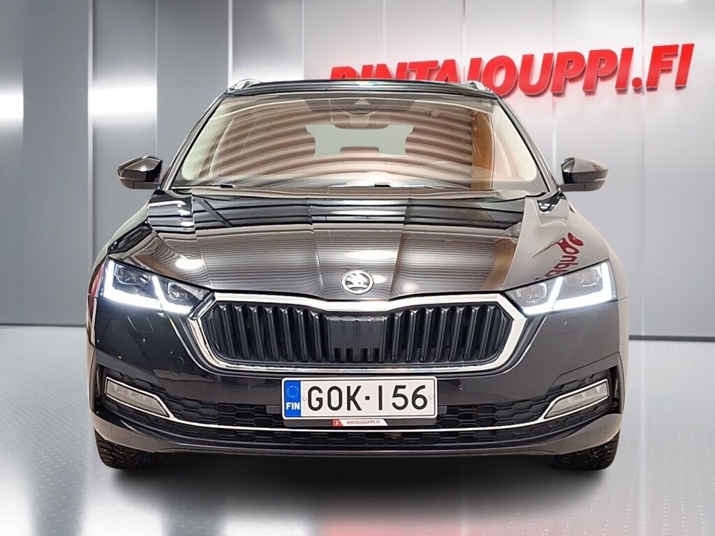 Skoda Octavia 2021 Musta