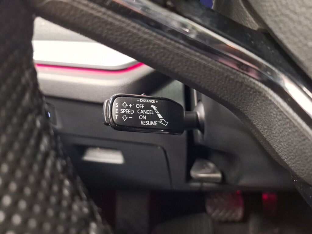 Skoda Octavia 2021 Musta