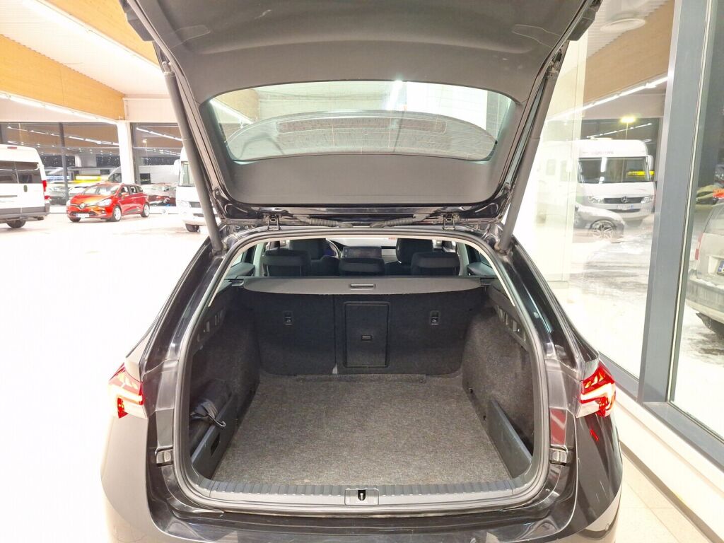 Skoda Octavia 2021 Musta