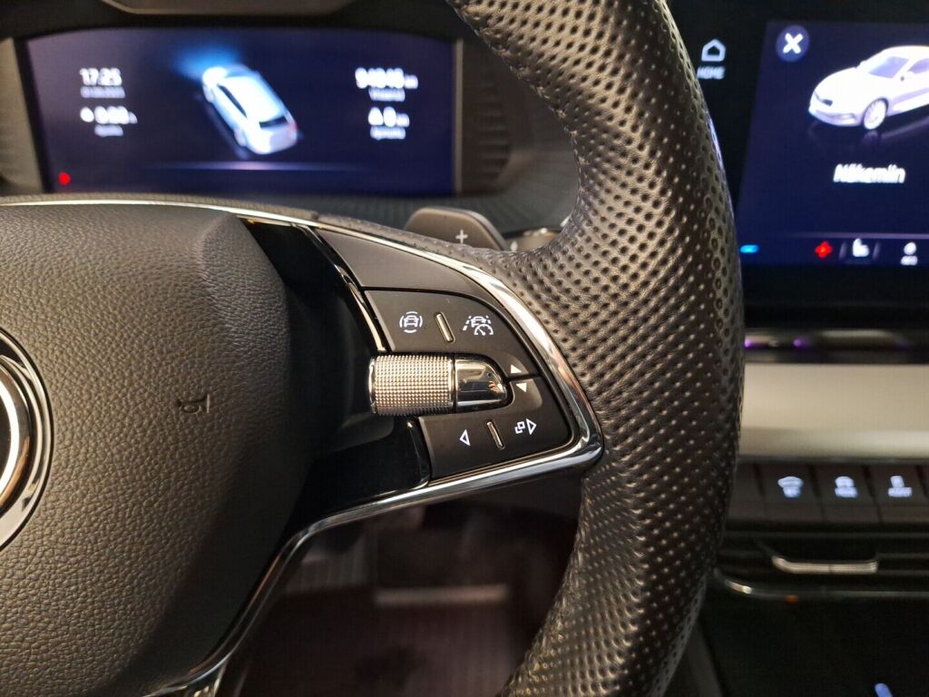 Skoda Octavia 2021 Musta