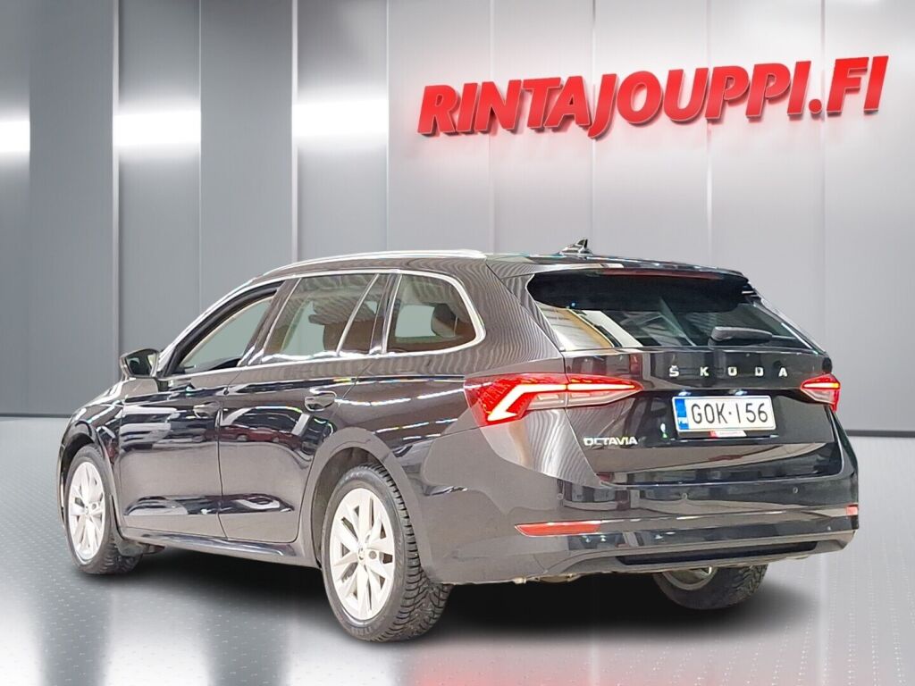Skoda Octavia 2021 Musta