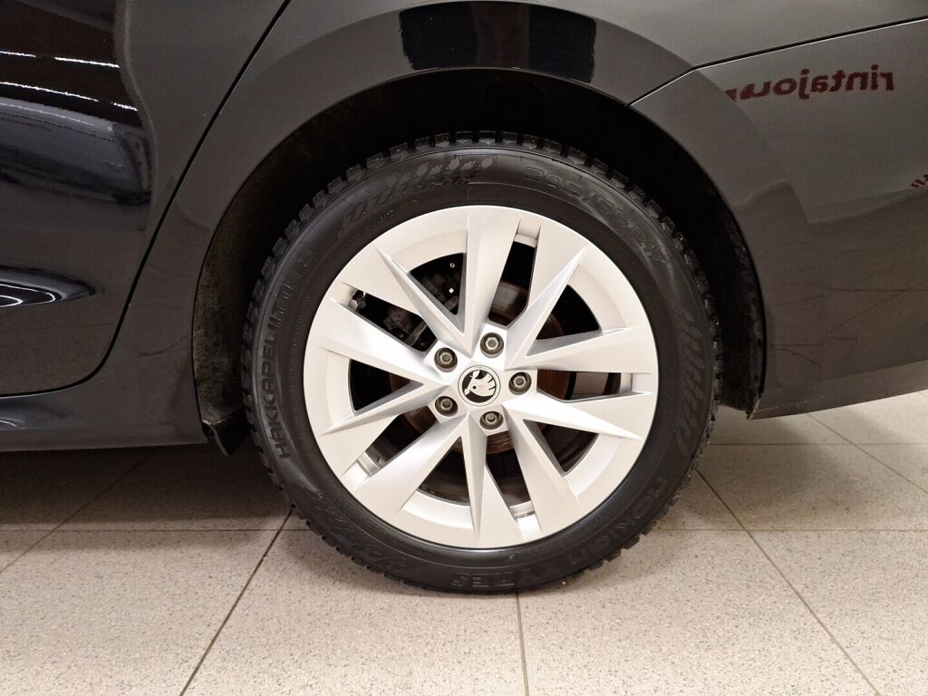 Skoda Octavia 2021 Musta
