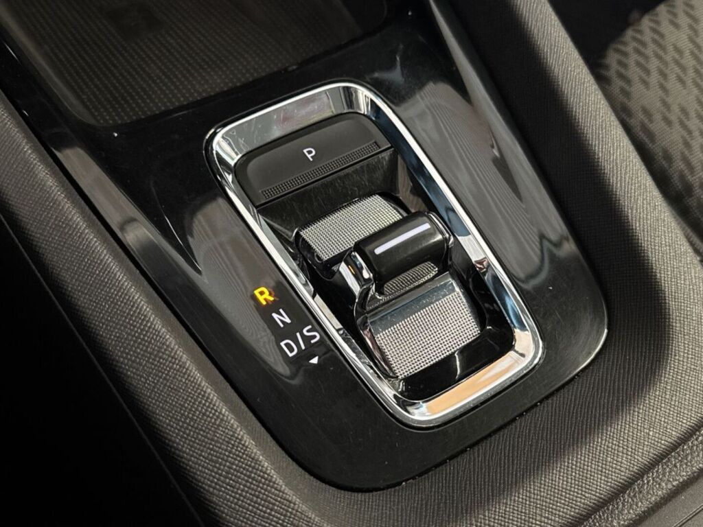 Skoda Octavia 2021 Valkoinen