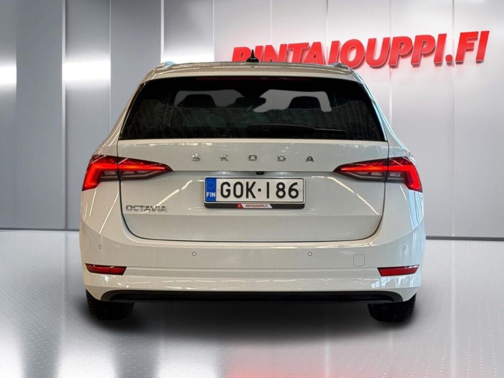 Skoda Octavia 2021 Valkoinen