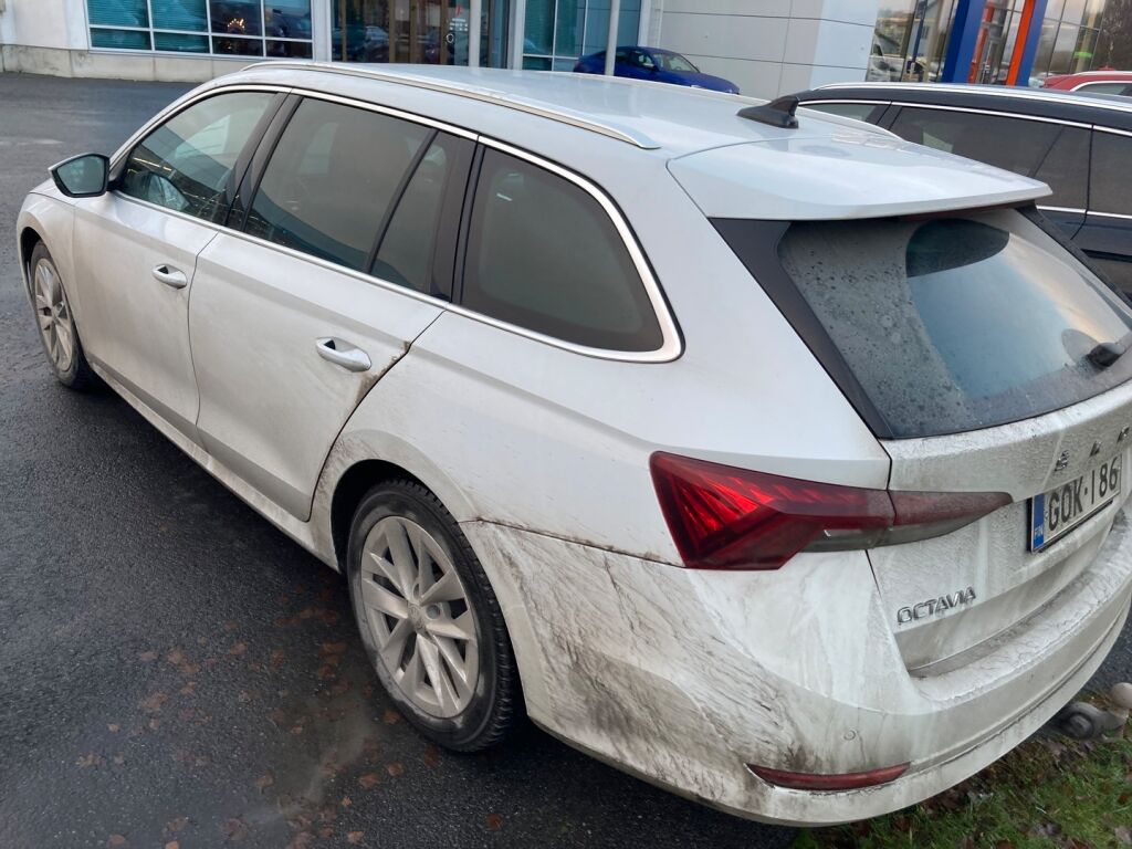 Skoda Octavia 2021 Valkoinen