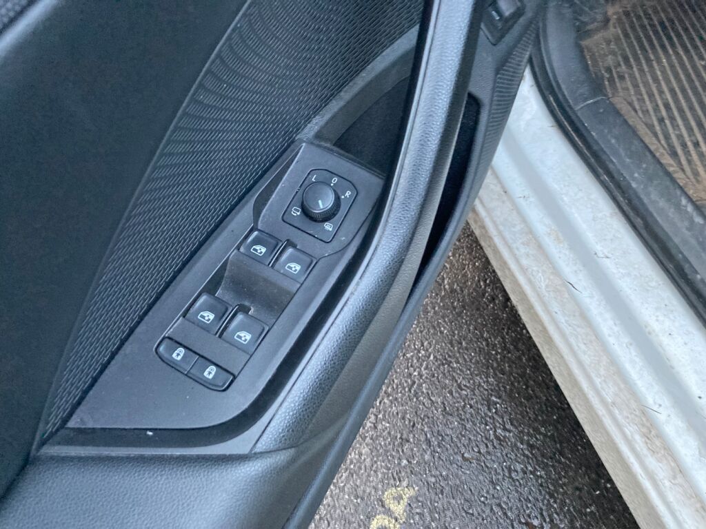 Skoda Octavia 2021 Valkoinen