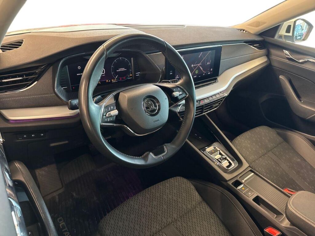 Skoda Octavia 2021 Valkoinen