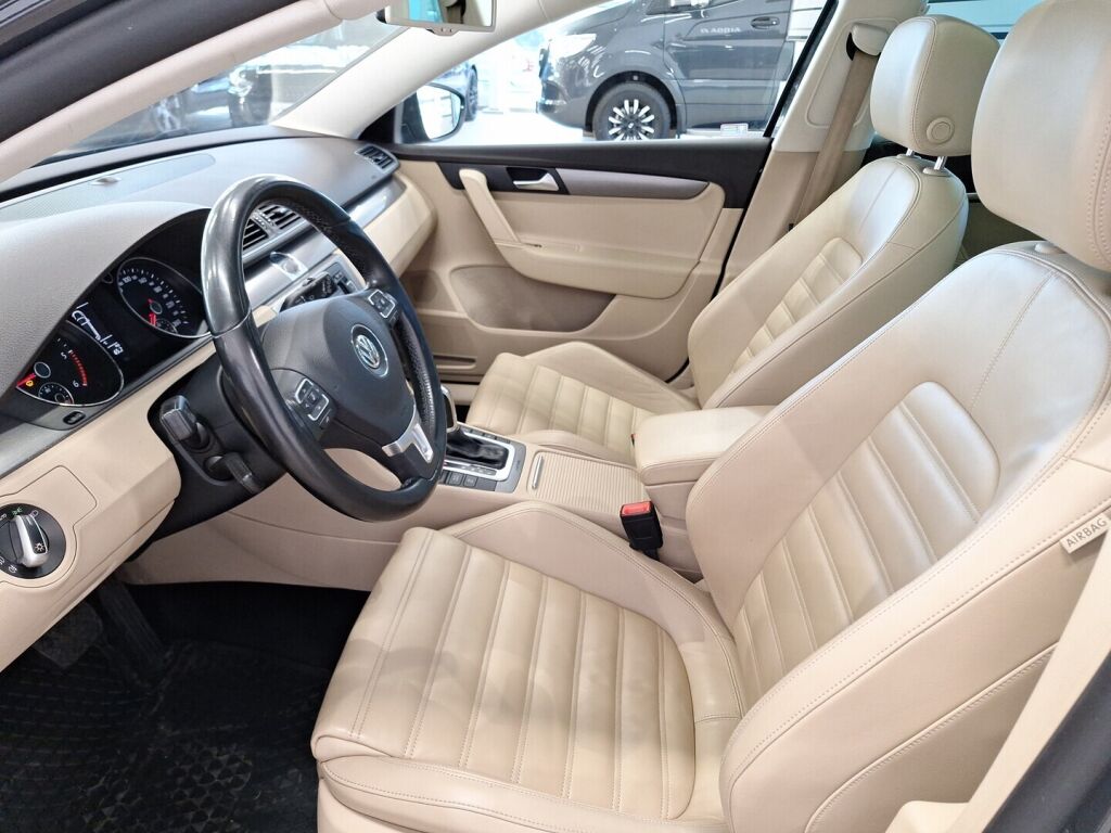 Volkswagen Passat 2013 Harmaa