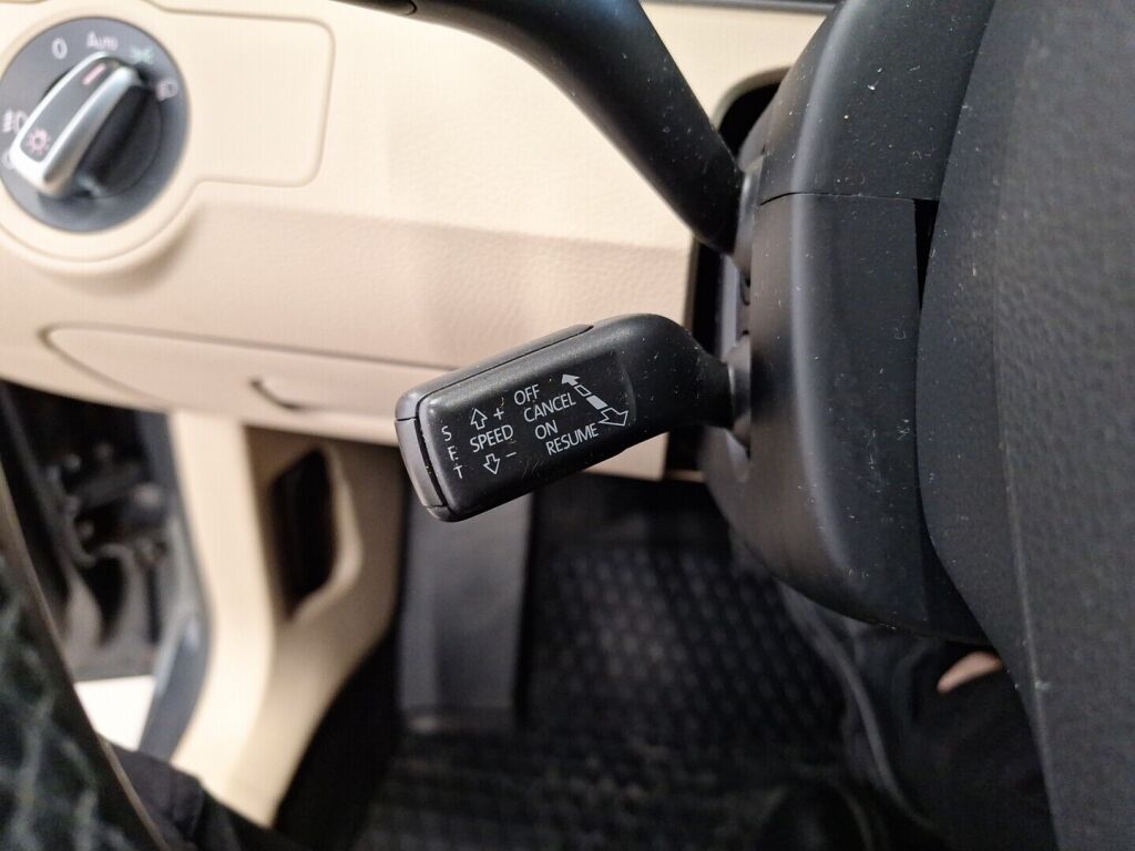 Volkswagen Passat 2013 Harmaa