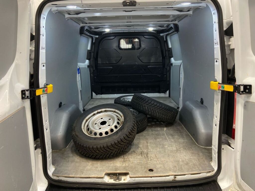 Ford Transit Custom 2021 Valkoinen