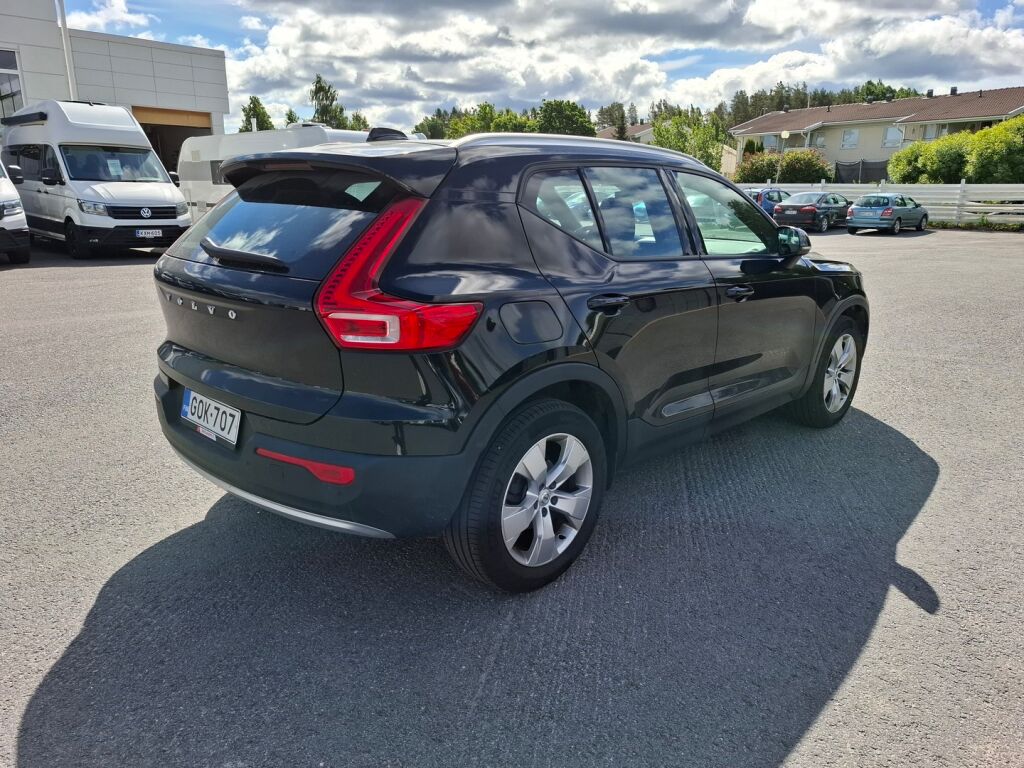 Volvo XC40 2021 Musta