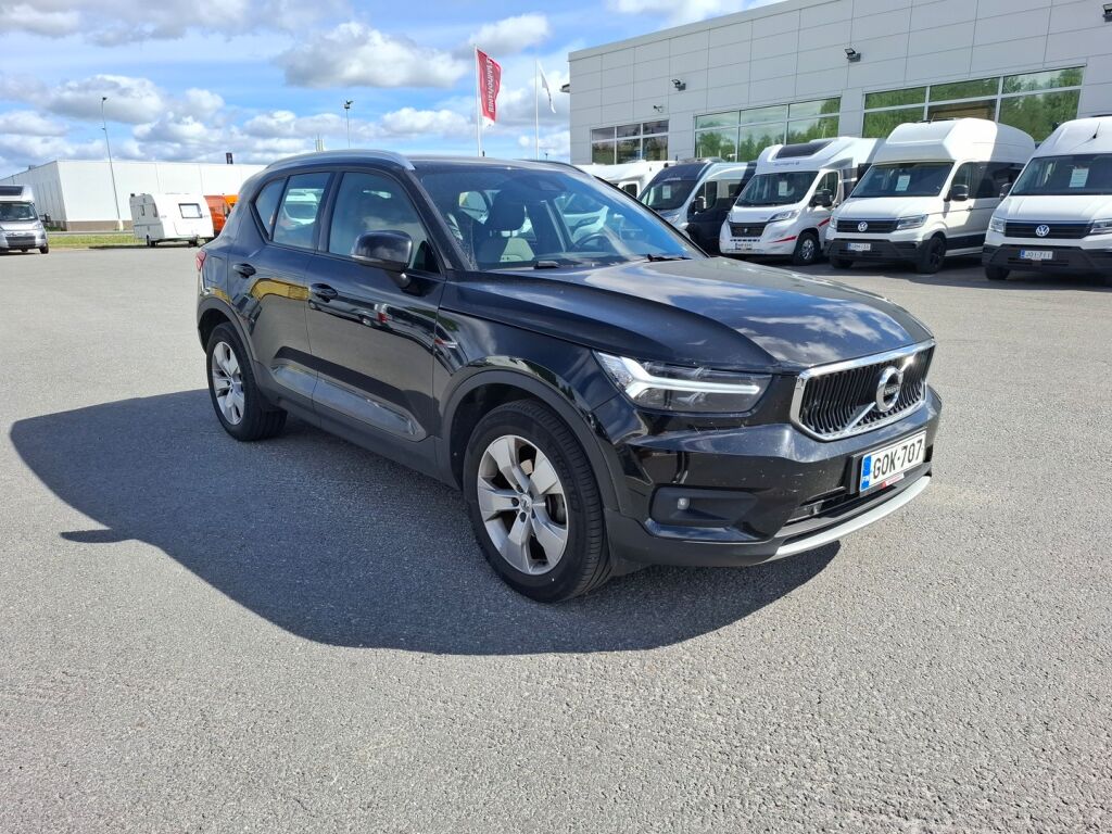 Volvo XC40 2021 Musta