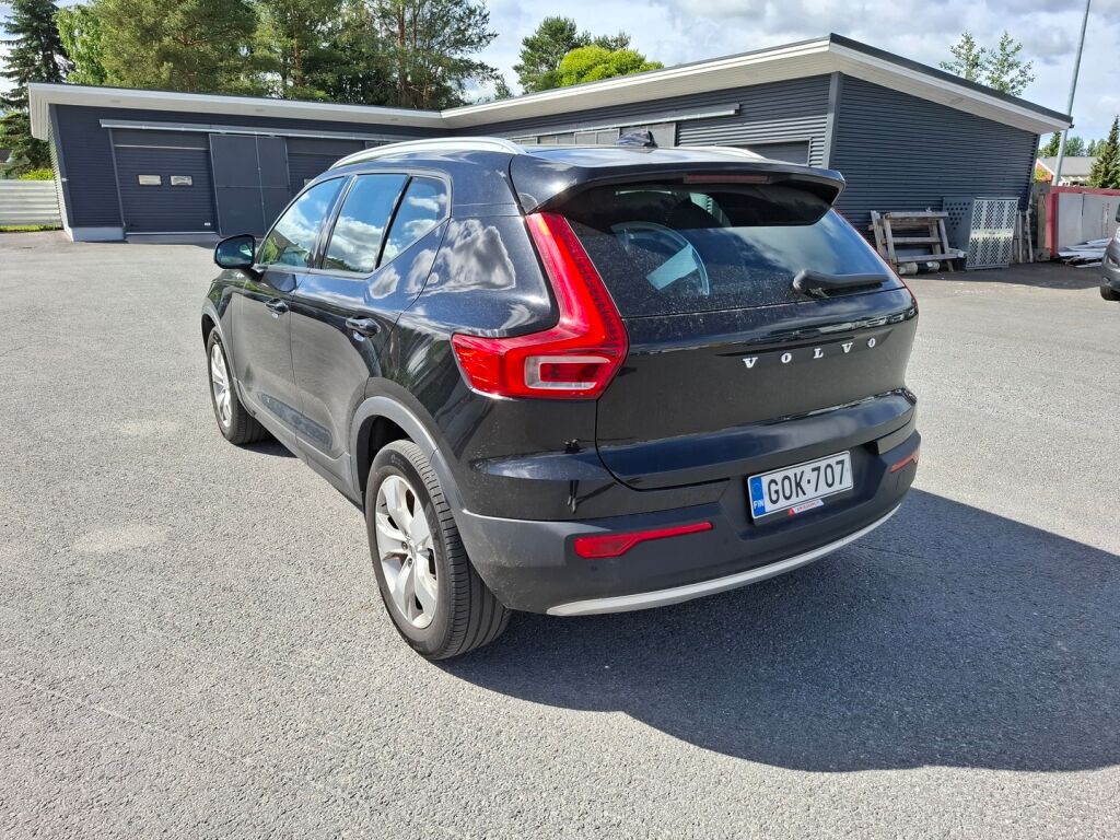 Volvo XC40 2021 Musta
