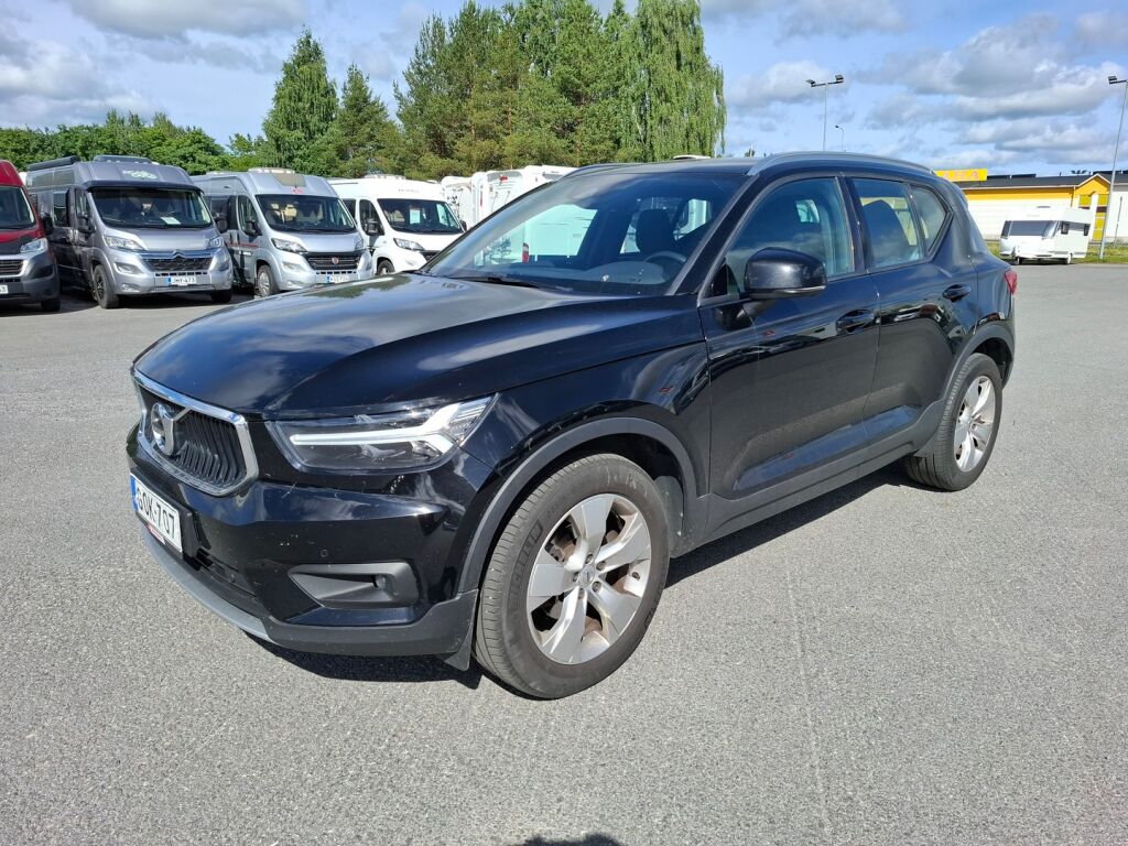 Volvo XC40 2021 Musta